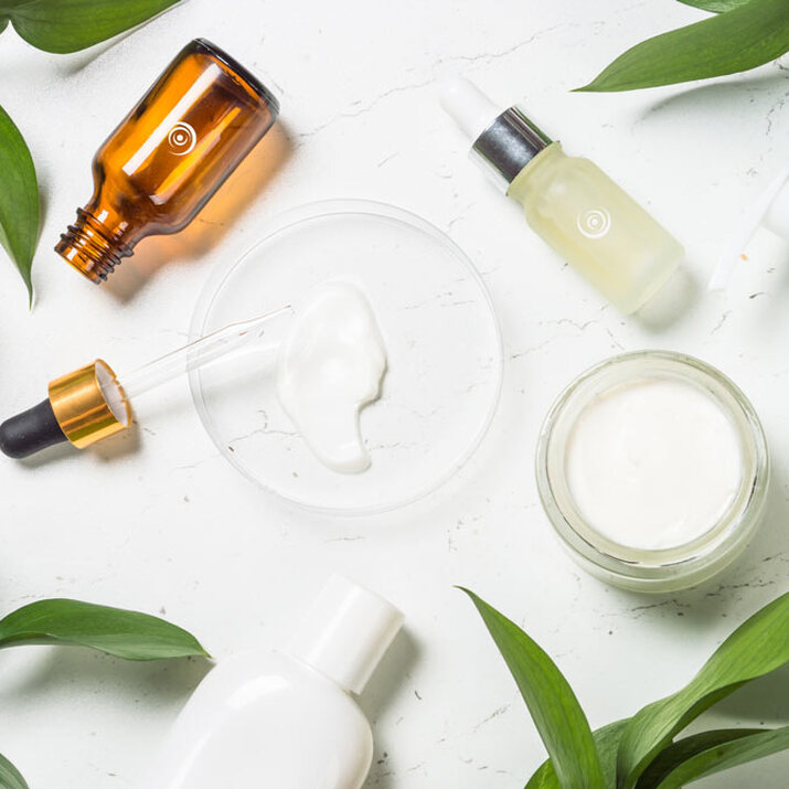 Materiales reciclables para cosmetica: ventajas y certificaciones clave